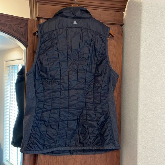 EUC athleta Vail vest, black. XL-XXL - Picture 3 of 4